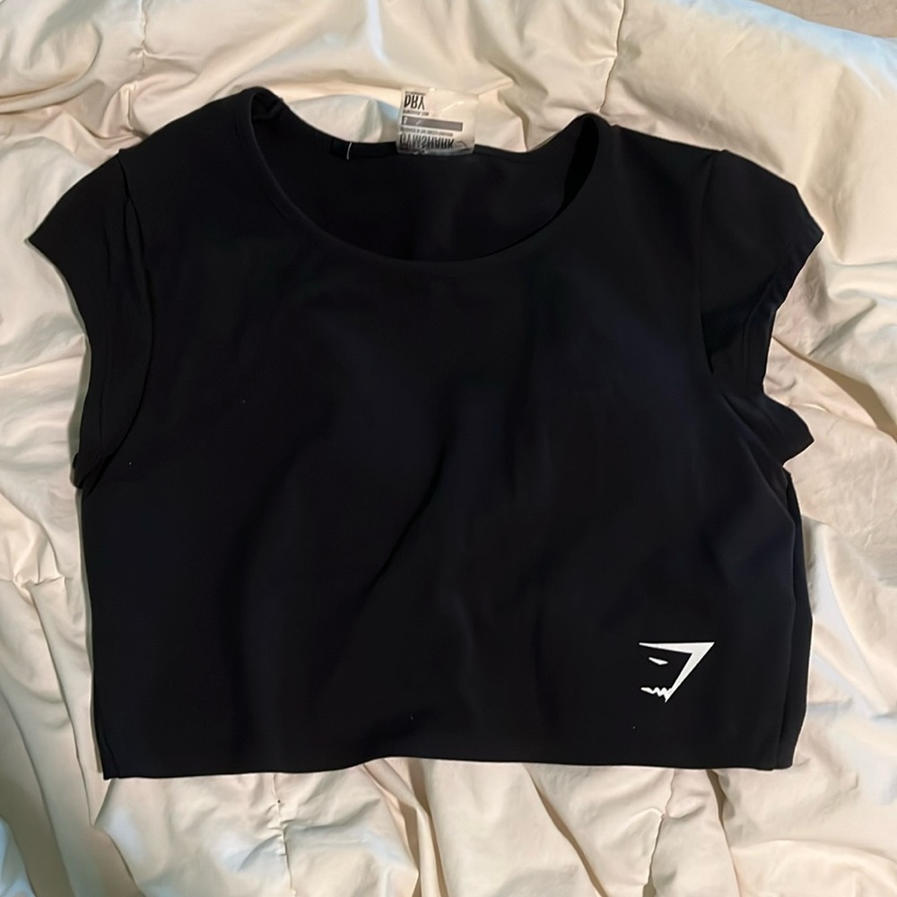 Black gymshark crop top